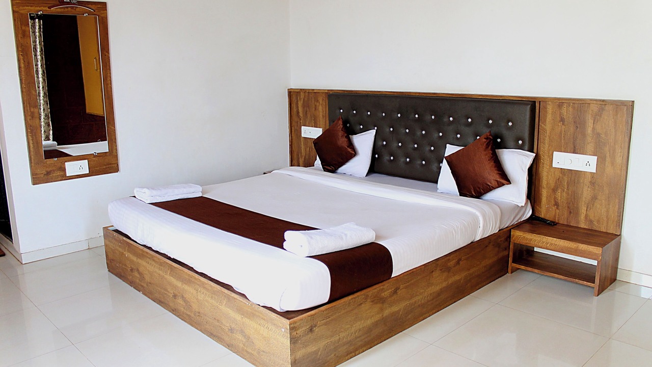 Photo of Bedroom in Mahabaleshwar