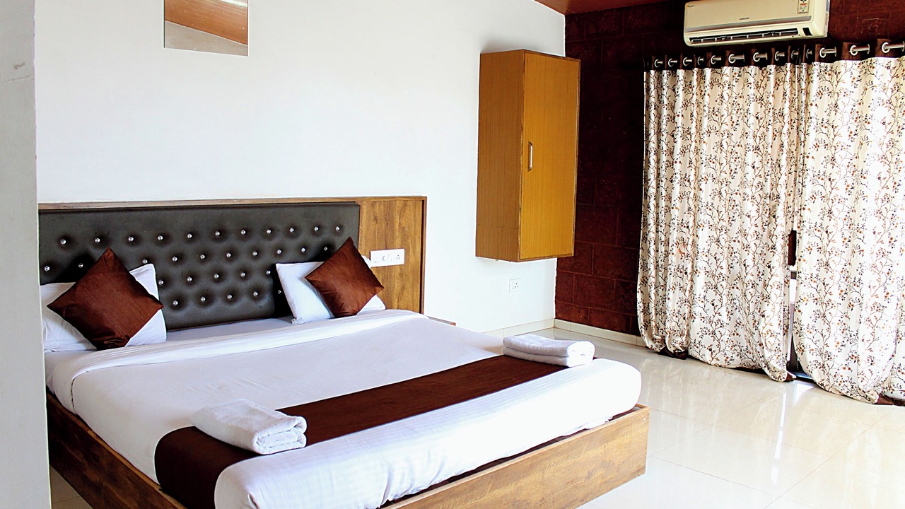 Photo of Bedroom in Mahabaleshwar