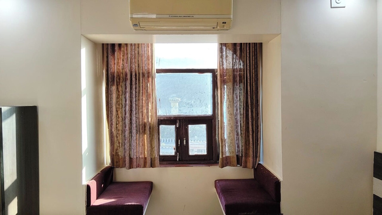 Photo of Bedroom in Shamlaji