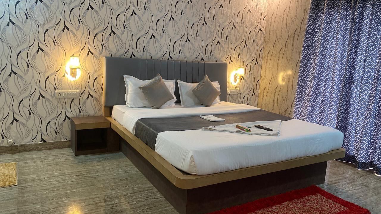 Photo of Bedroom in Mahabaleshwar