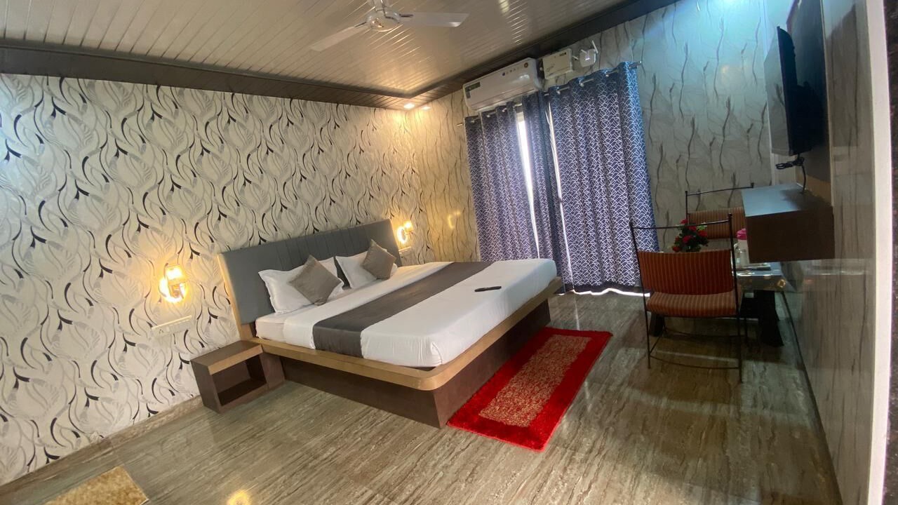 Photo of Bedroom in Mahabaleshwar