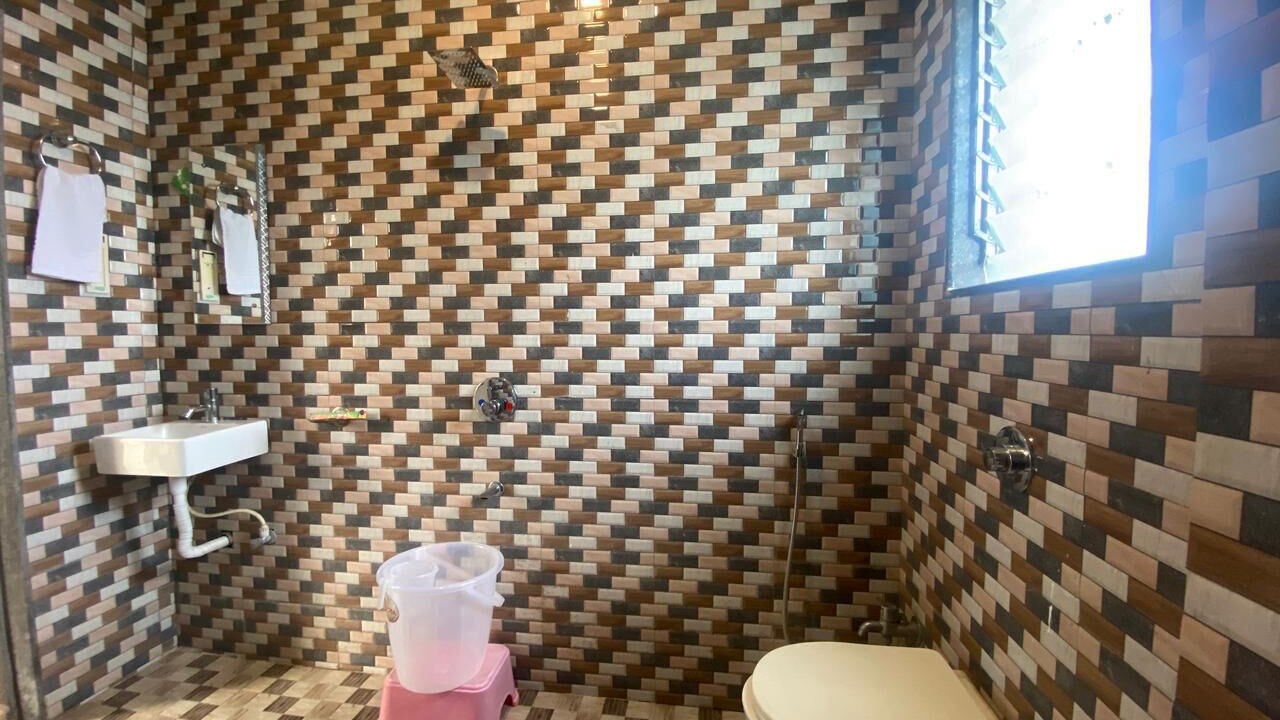 Photo of Bathroom in Mahabaleshwar