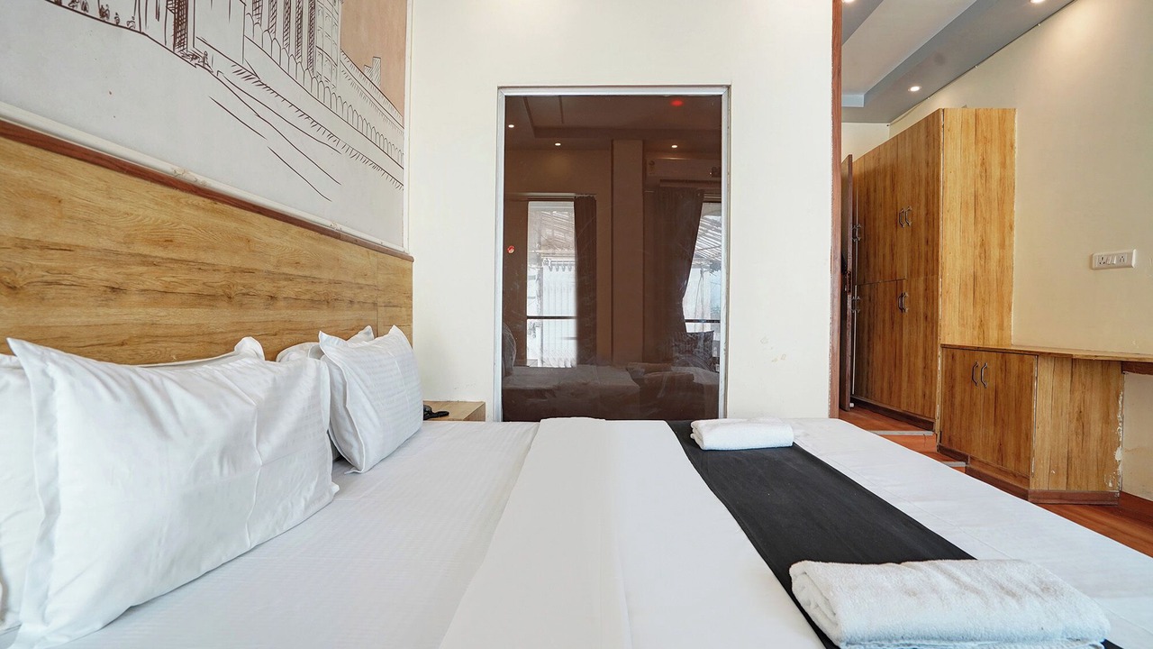 Photo of Bedroom in Vile Parle East