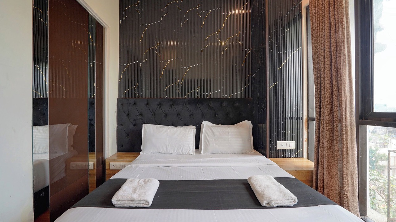 Photo of Bedroom in Vile Parle East
