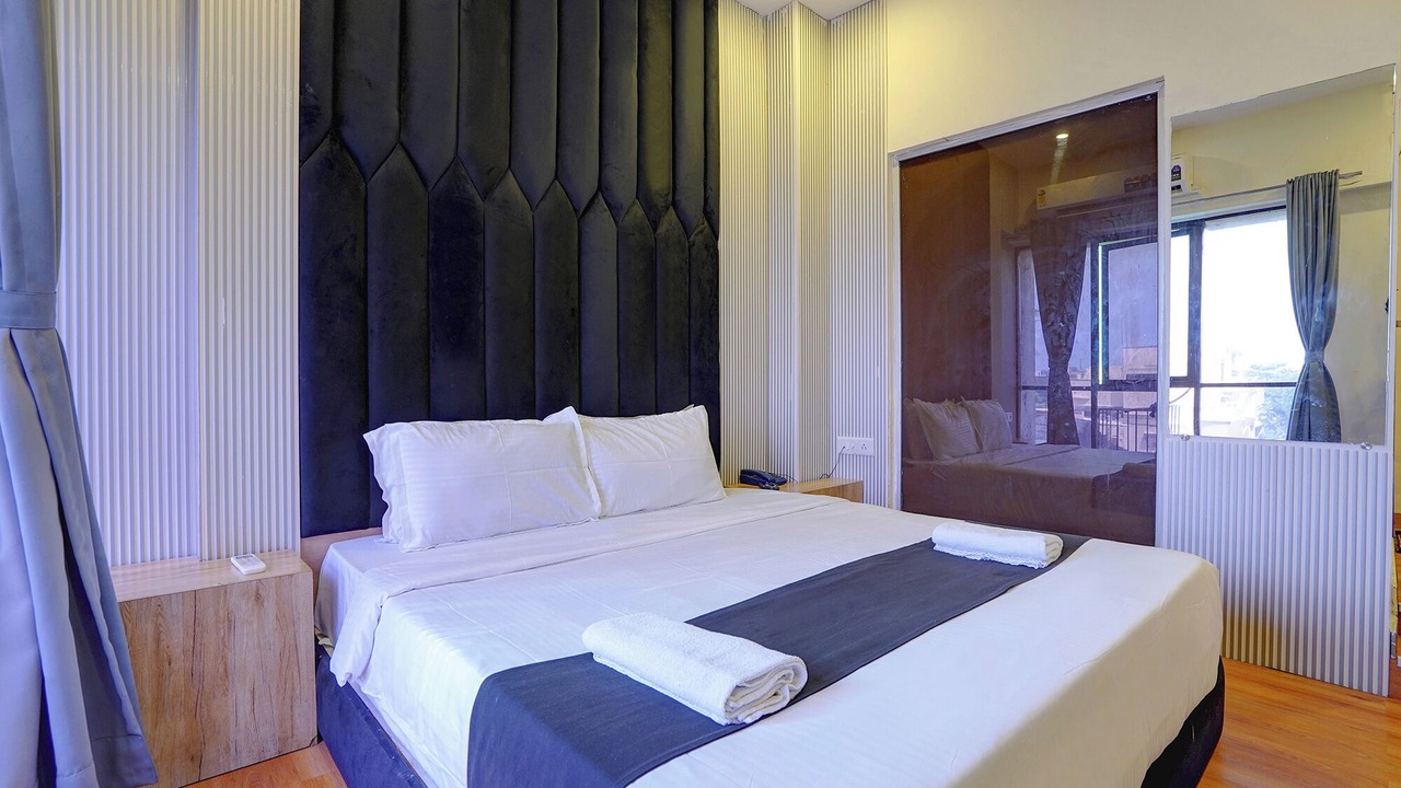 Photo of Bedroom in Vile Parle East