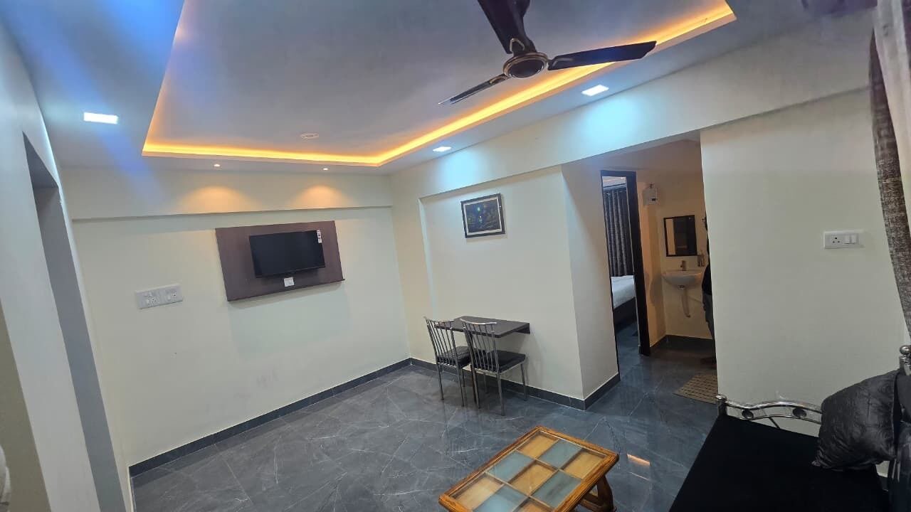 Photo of Livingroom in Thane West