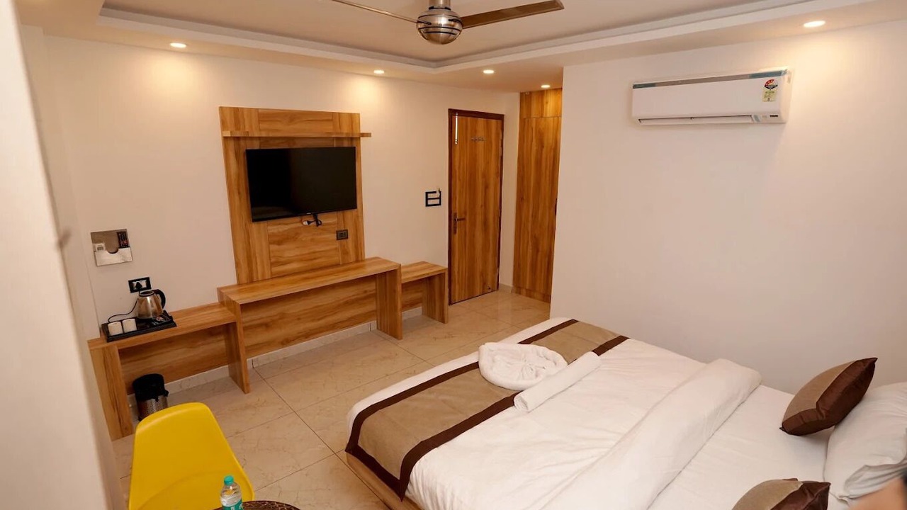 Photo of Bedroom in Tapovan