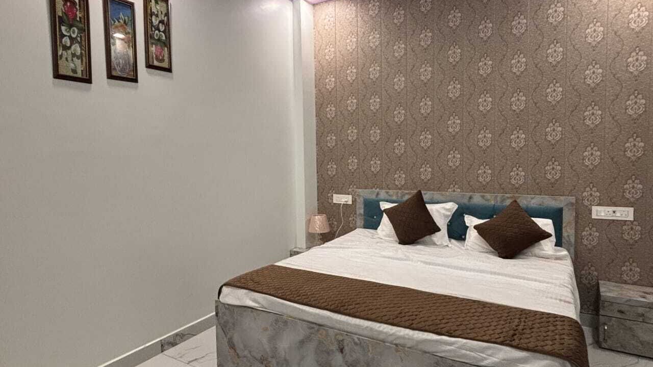 Photo of Bedroom in Naini