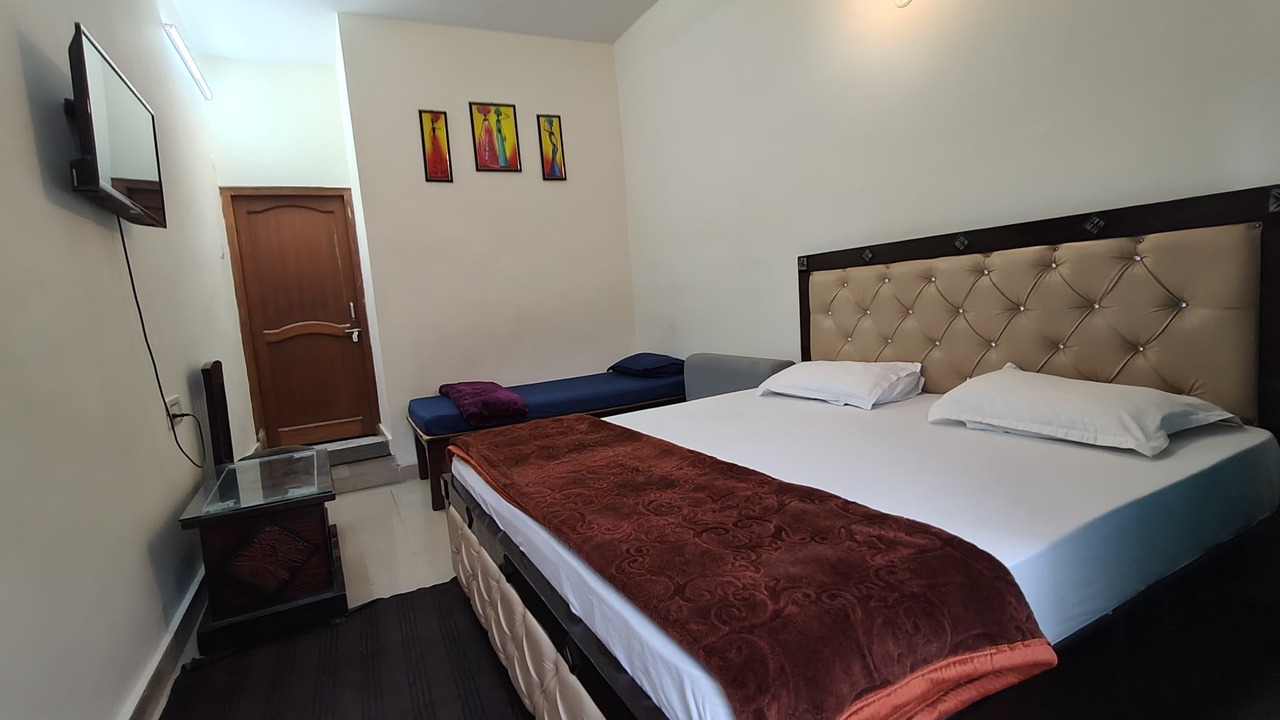 Photo of Bedroom in Ukhimath