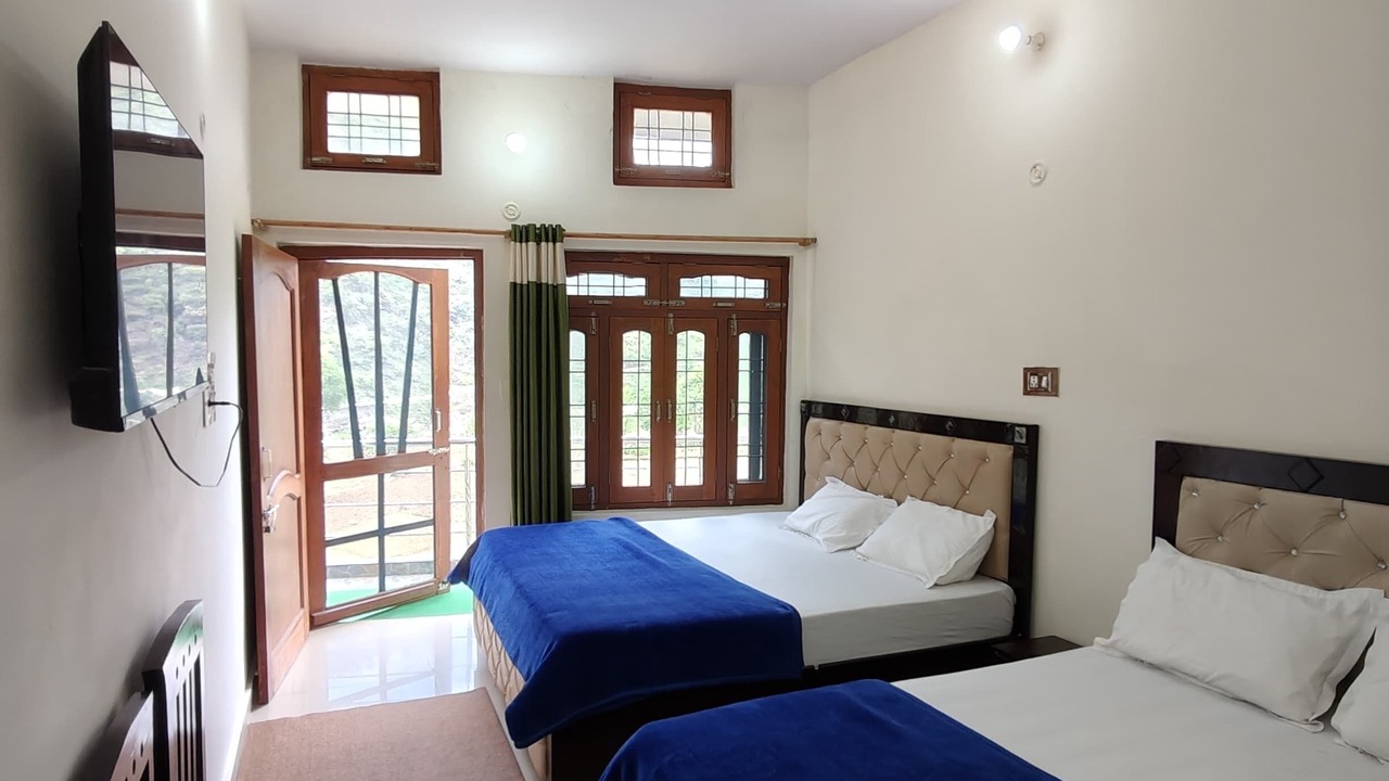 Photo of Bedroom in Ukhimath