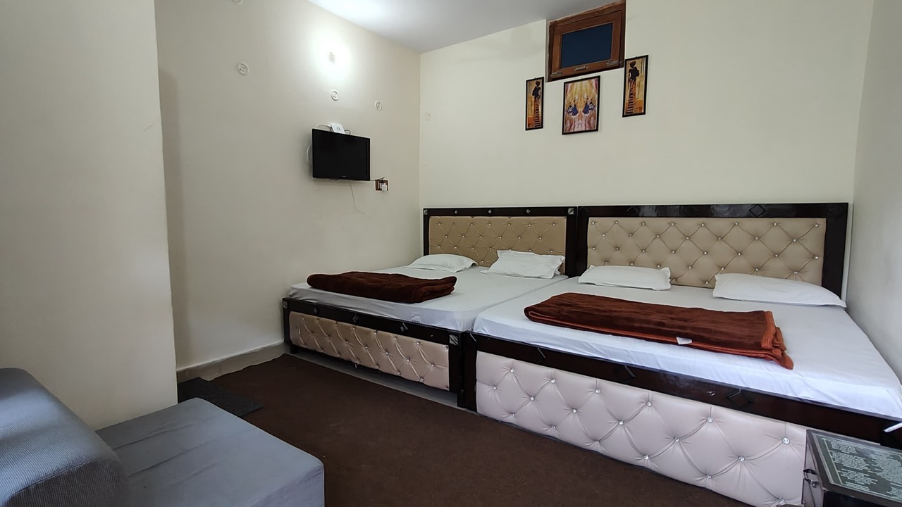 Photo of Bedroom in Ukhimath