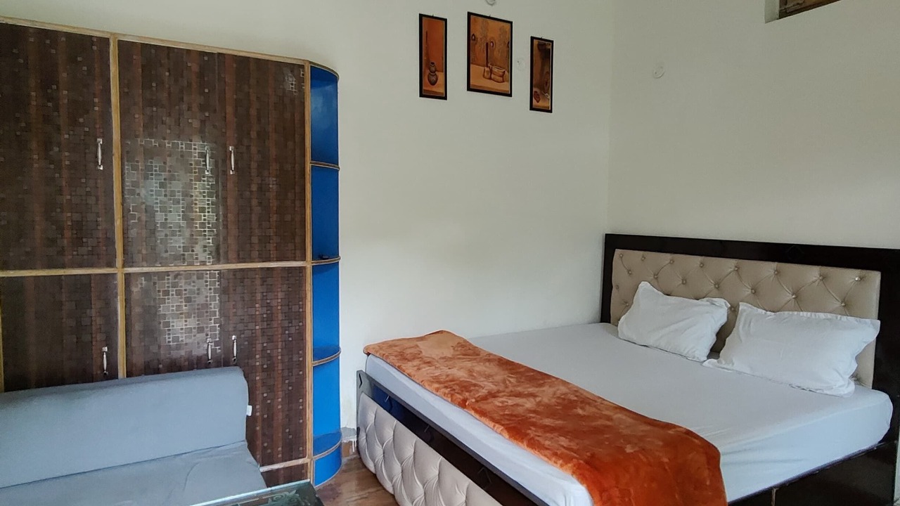 Photo of Bedroom in Ukhimath