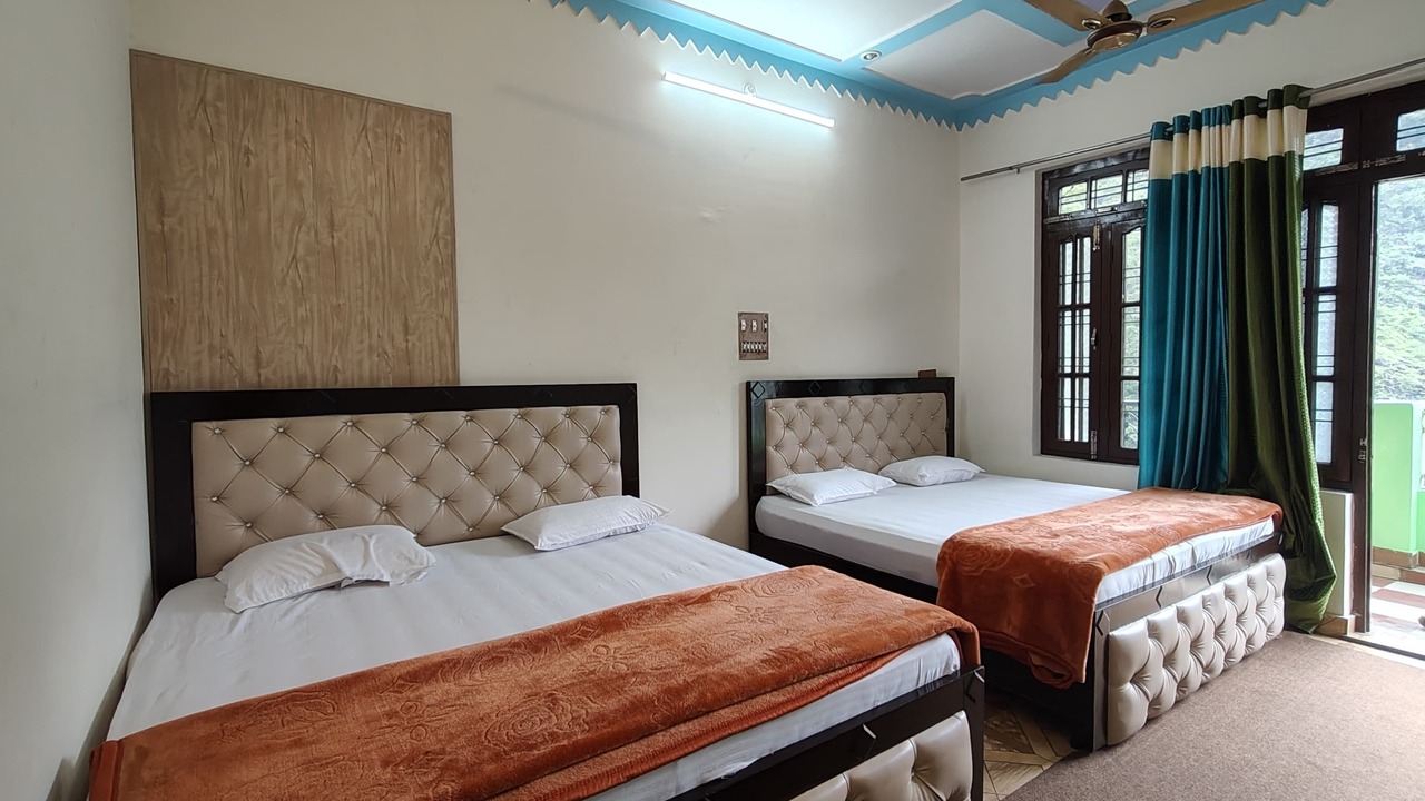 Photo of Bedroom in Ukhimath