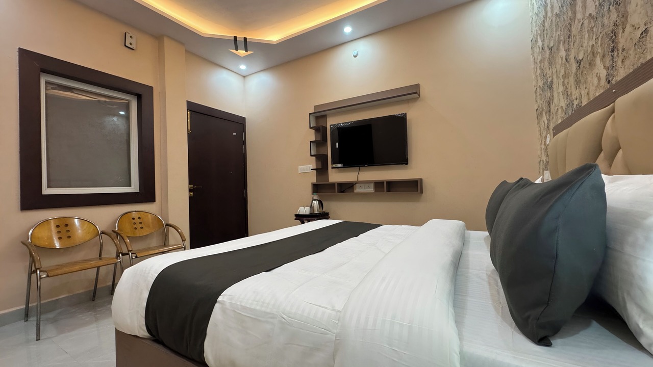 Photo of Bedroom in Naini