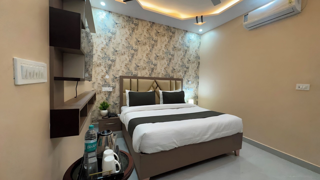 Photo of Bedroom in Naini