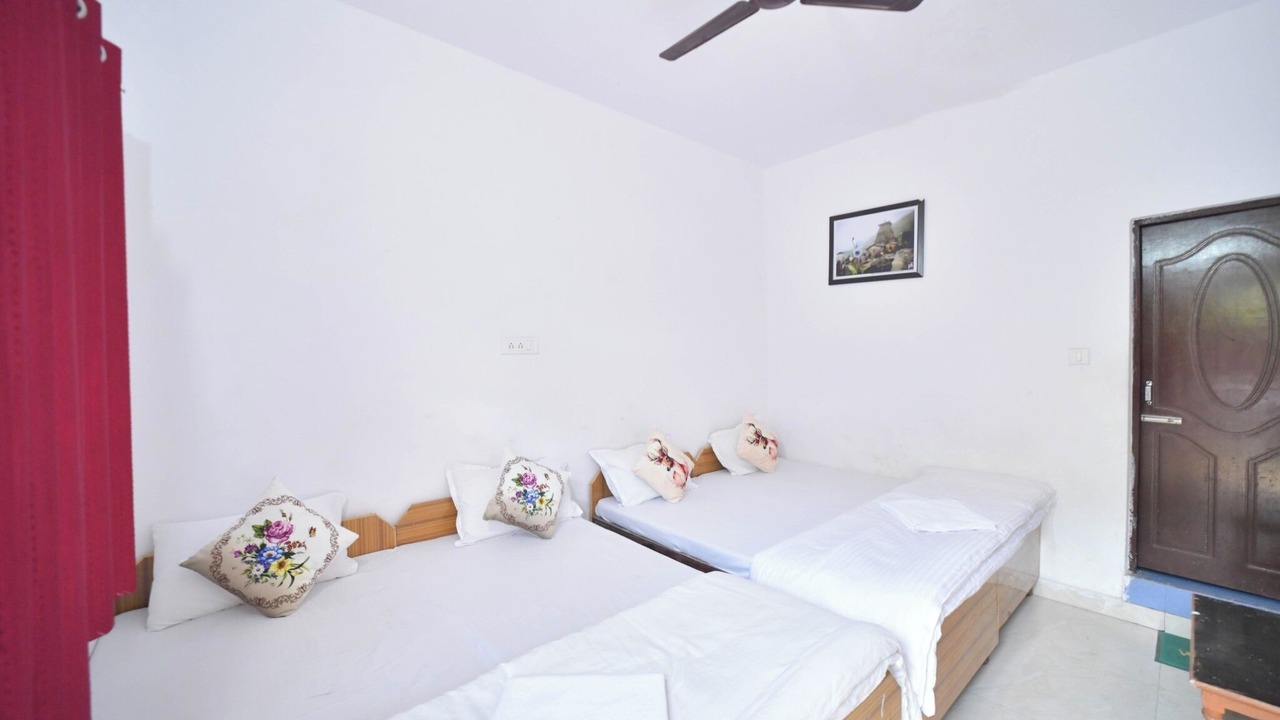 Photo of Bedroom in Narainkoti