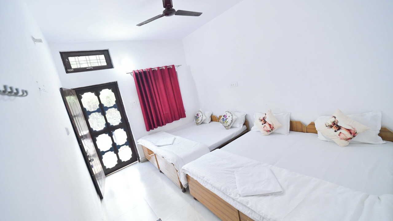 Photo of Bedroom in Narainkoti