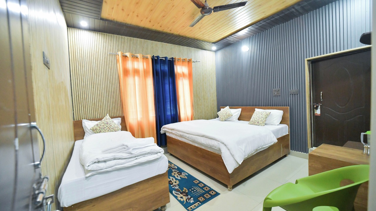 Photo of Bedroom in Narainkoti