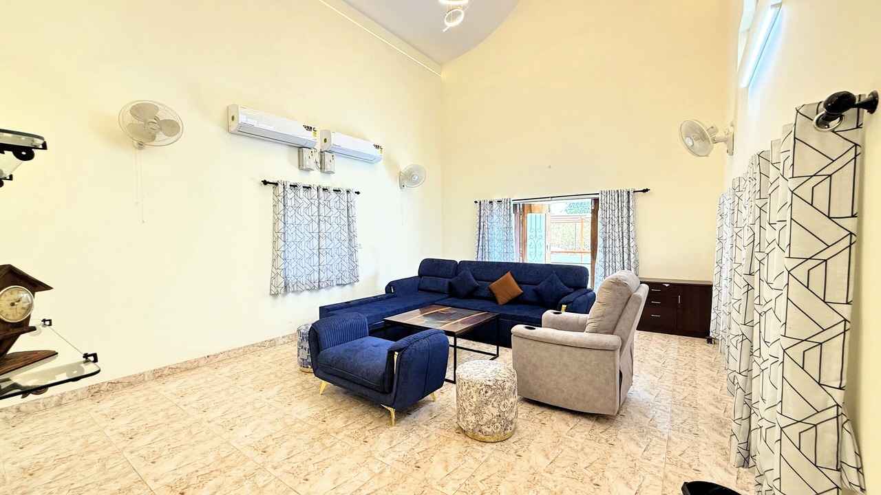 Photo of Livingroom in Kusgaon Budruk