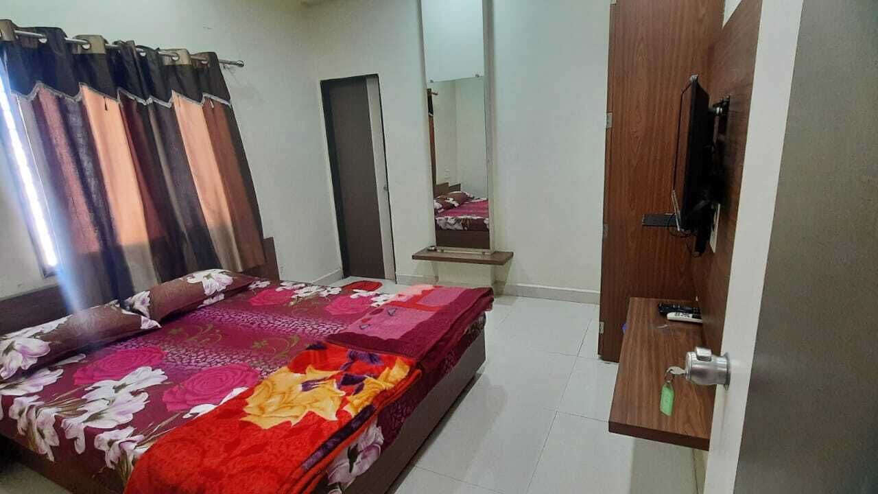 Photo of Bedroom in Khambhaliya
