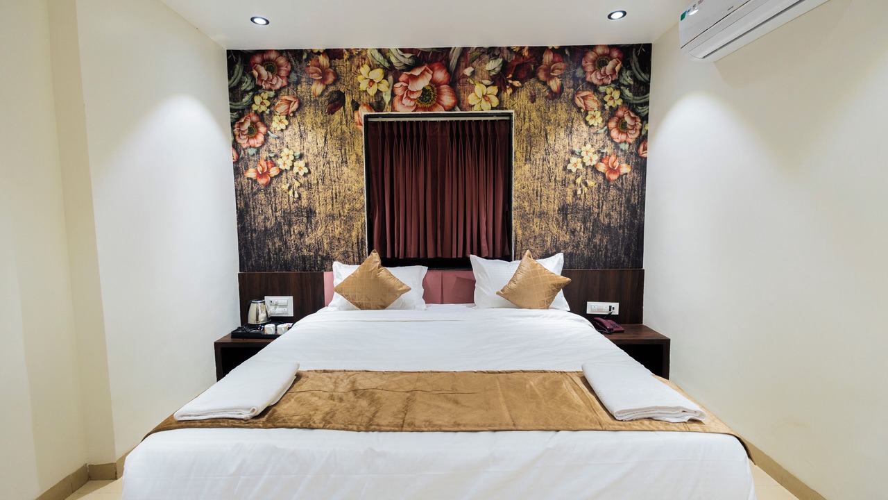 Photo of Bedroom in Tuljapur