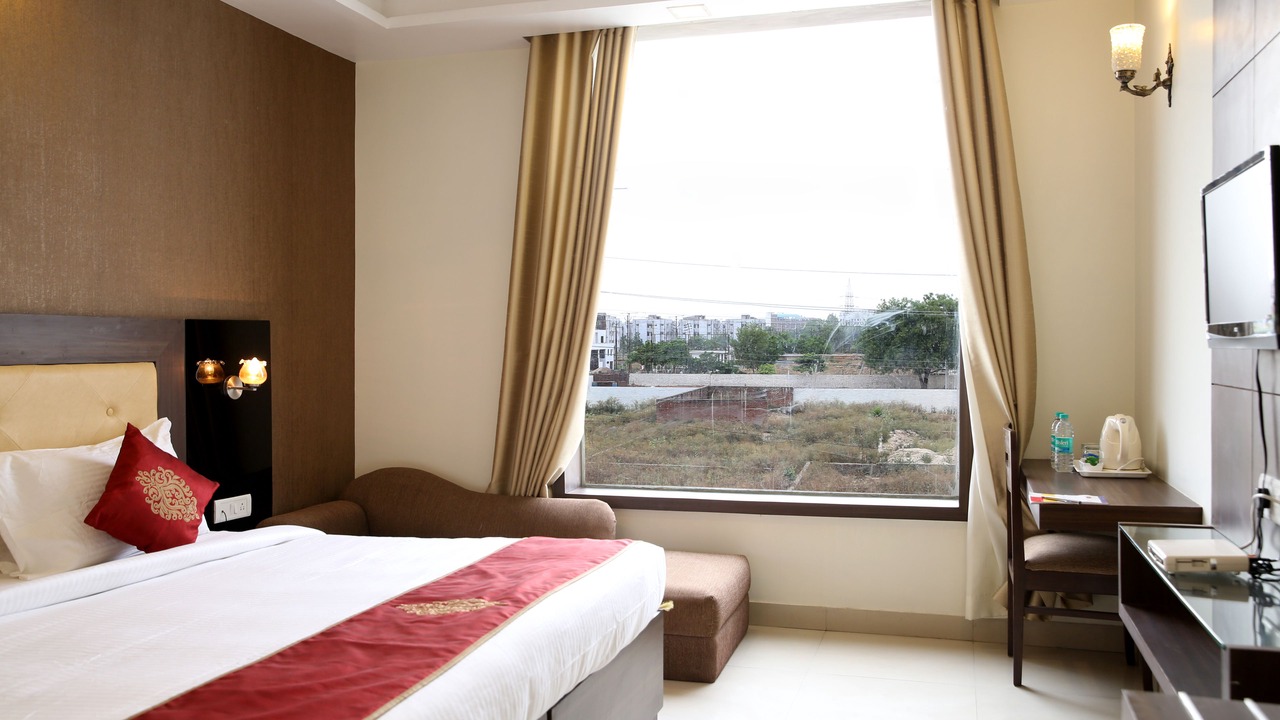 Photo of Bedroom in Taj Ganj
