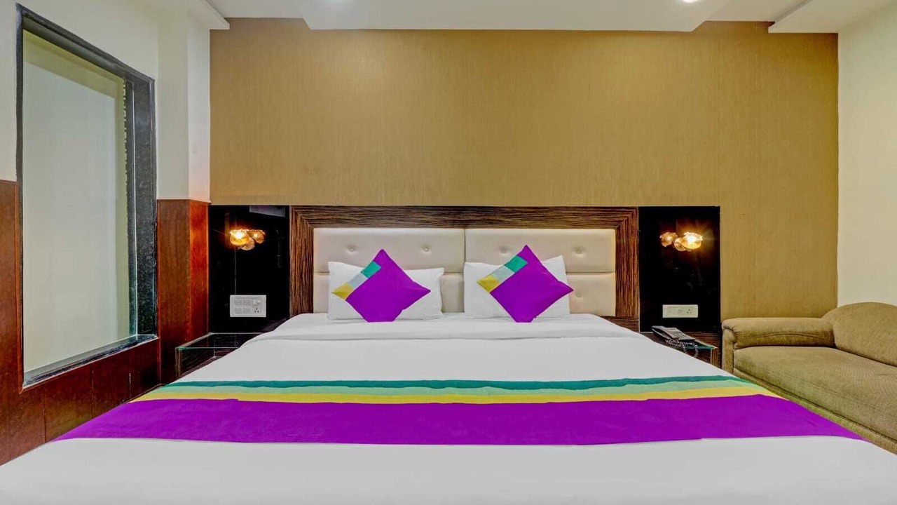 Photo of Bedroom in Taj Ganj