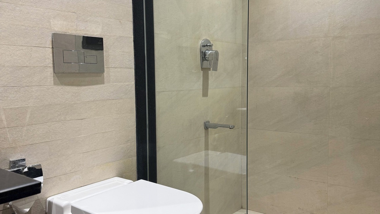 Photo of Bathroom in Juhu