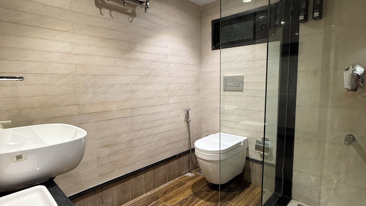 Photo of Bathroom in Juhu