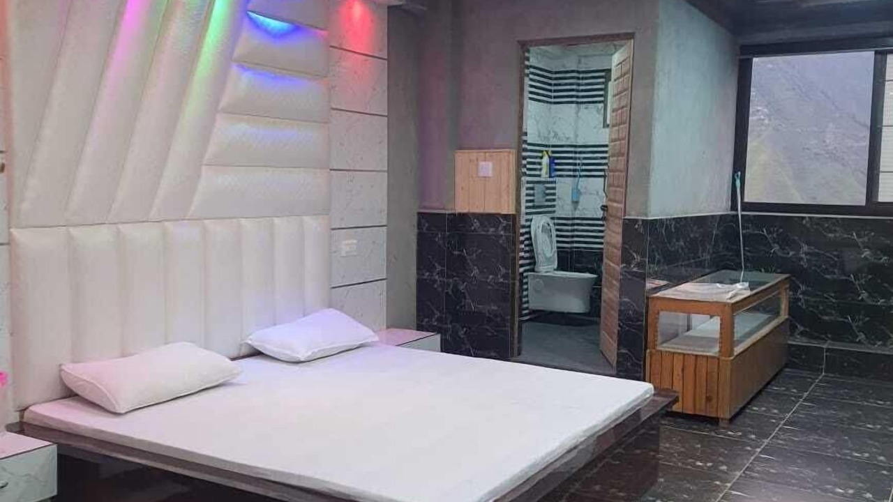 Photo of Bedroom in Brahmaur