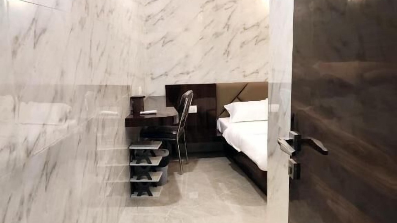Photo of Bedroom in Malad East