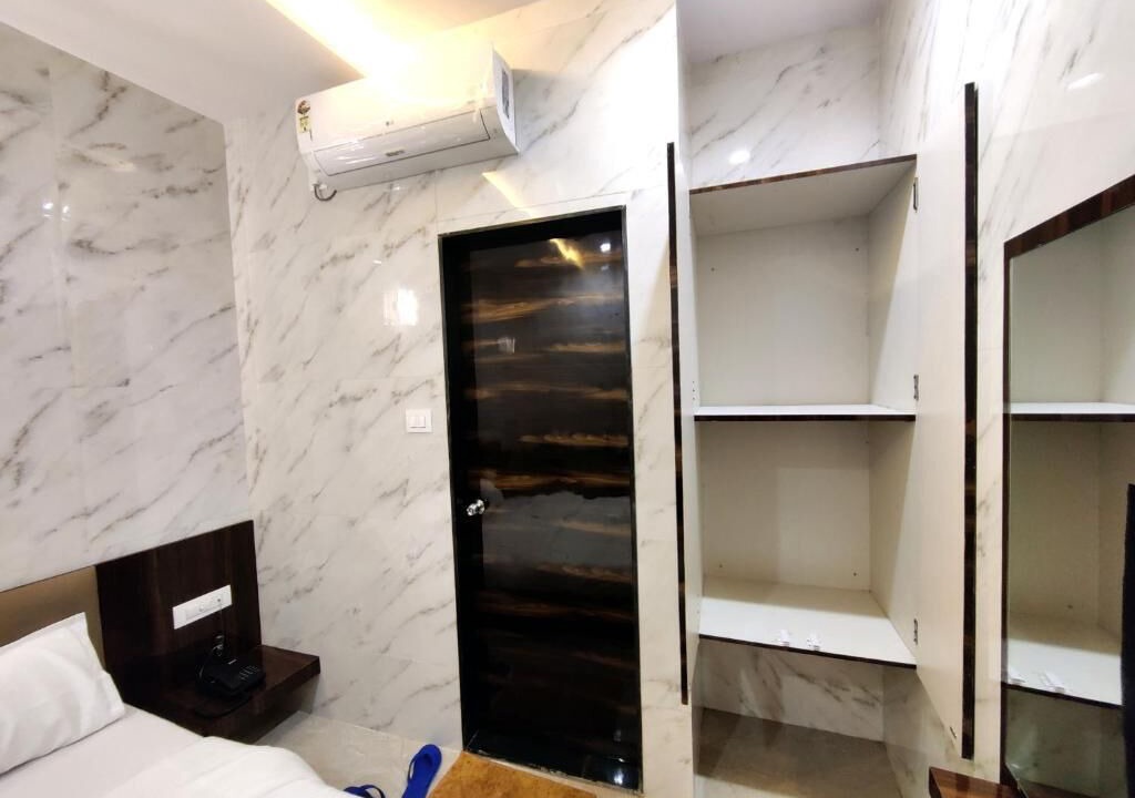 Photo of Bedroom in Malad East