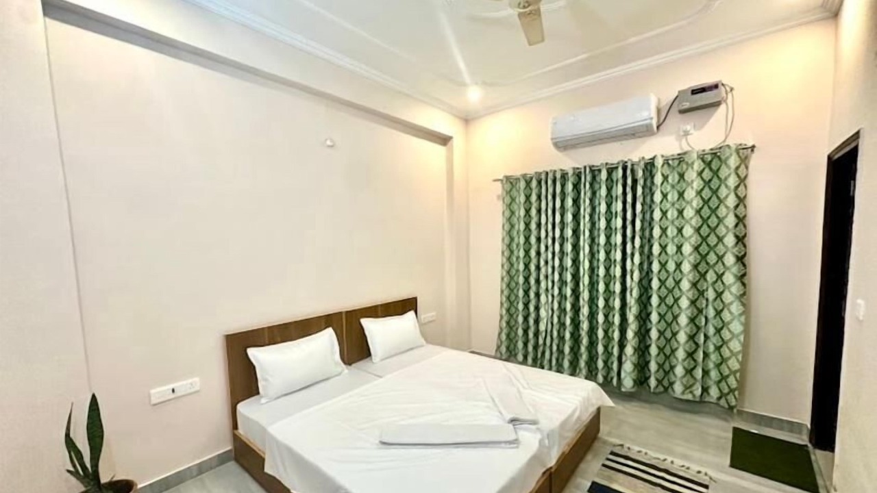 Photo of Bedroom in Tapovan