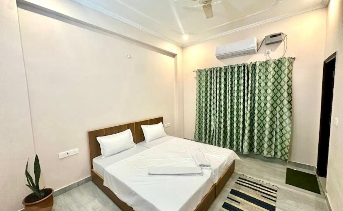 Photo of Bedroom in Tapovan