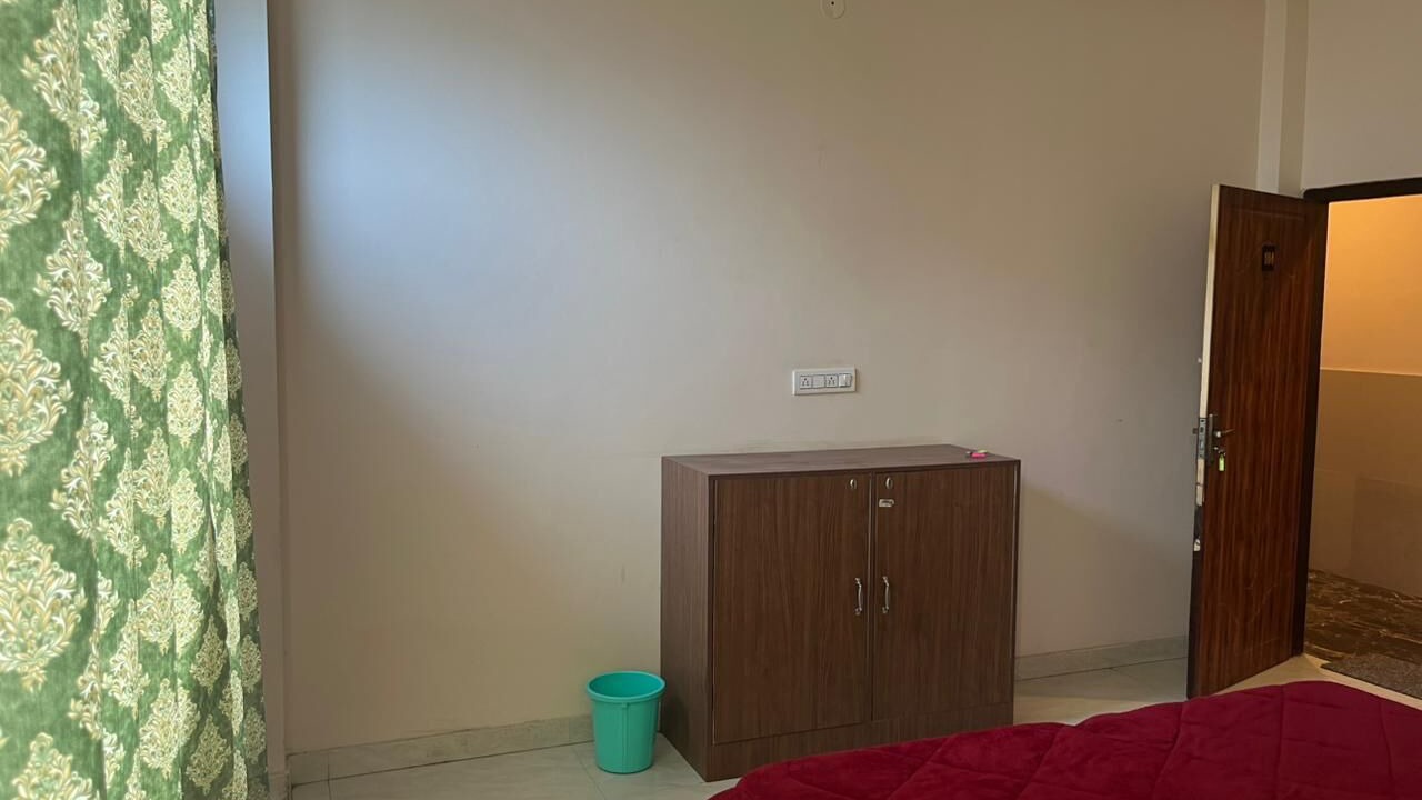 Photo of Bedroom in Tapovan