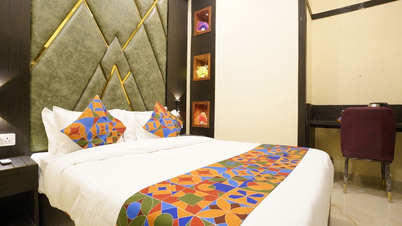 Photo of Bedroom in Vile Parle East