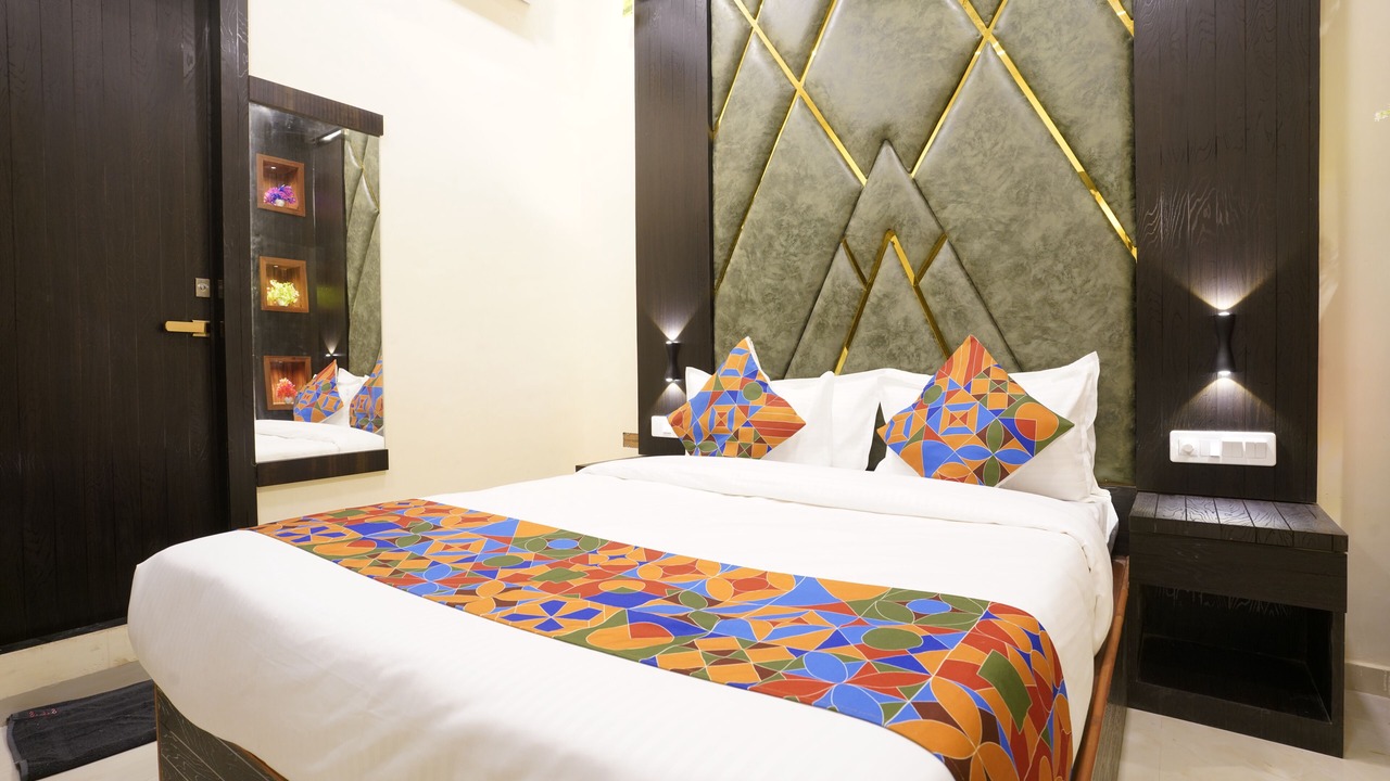 Photo of Bedroom in Vile Parle East
