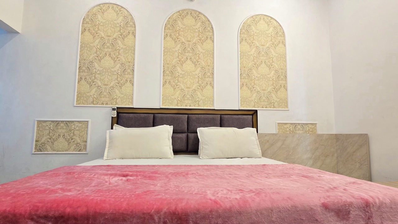 Photo of Bedroom in Mathura