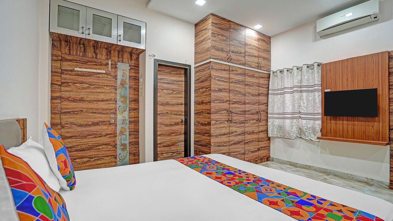 Photo of Bedroom in Alandi