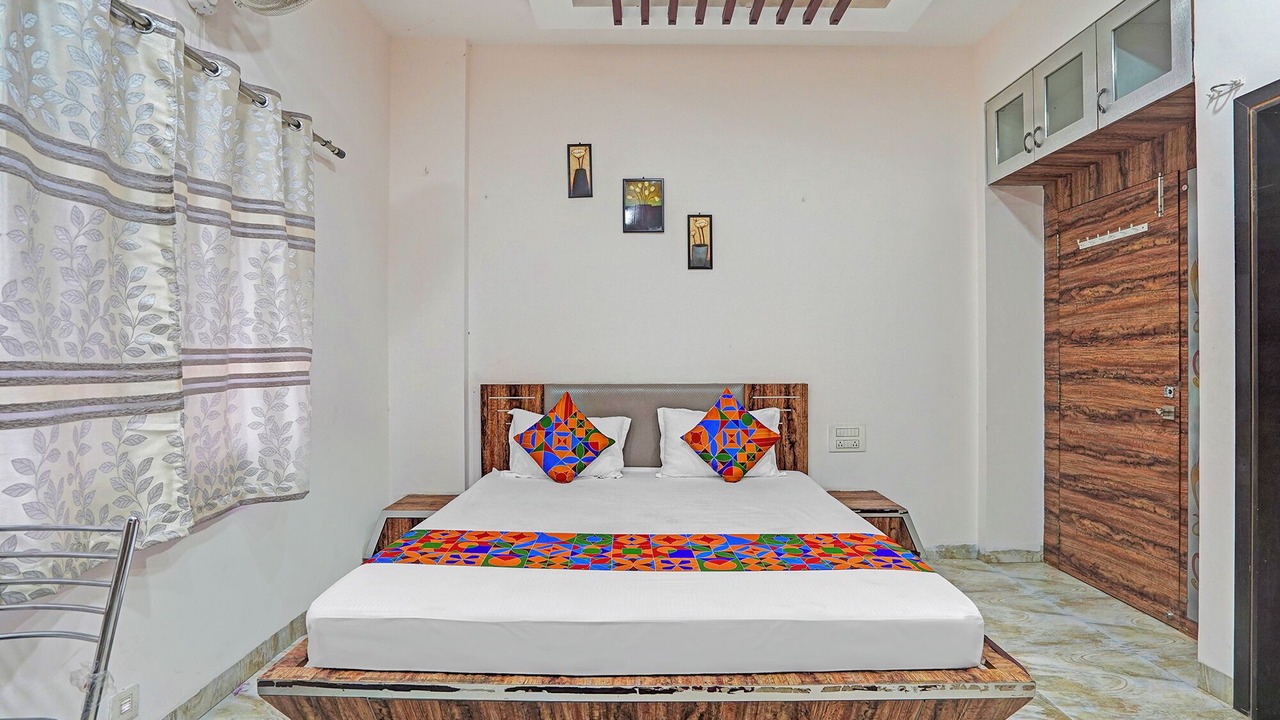 Photo of Bedroom in Alandi