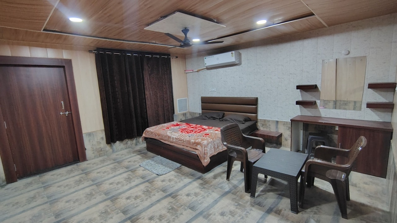 Photo of Bedroom in Basoda