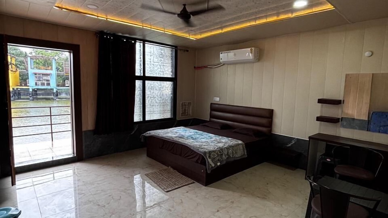 Photo of Bedroom in Basoda