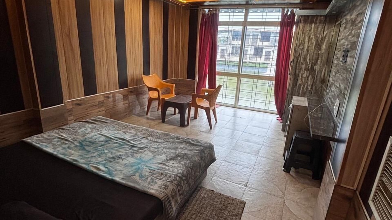 Photo of Bedroom in Basoda