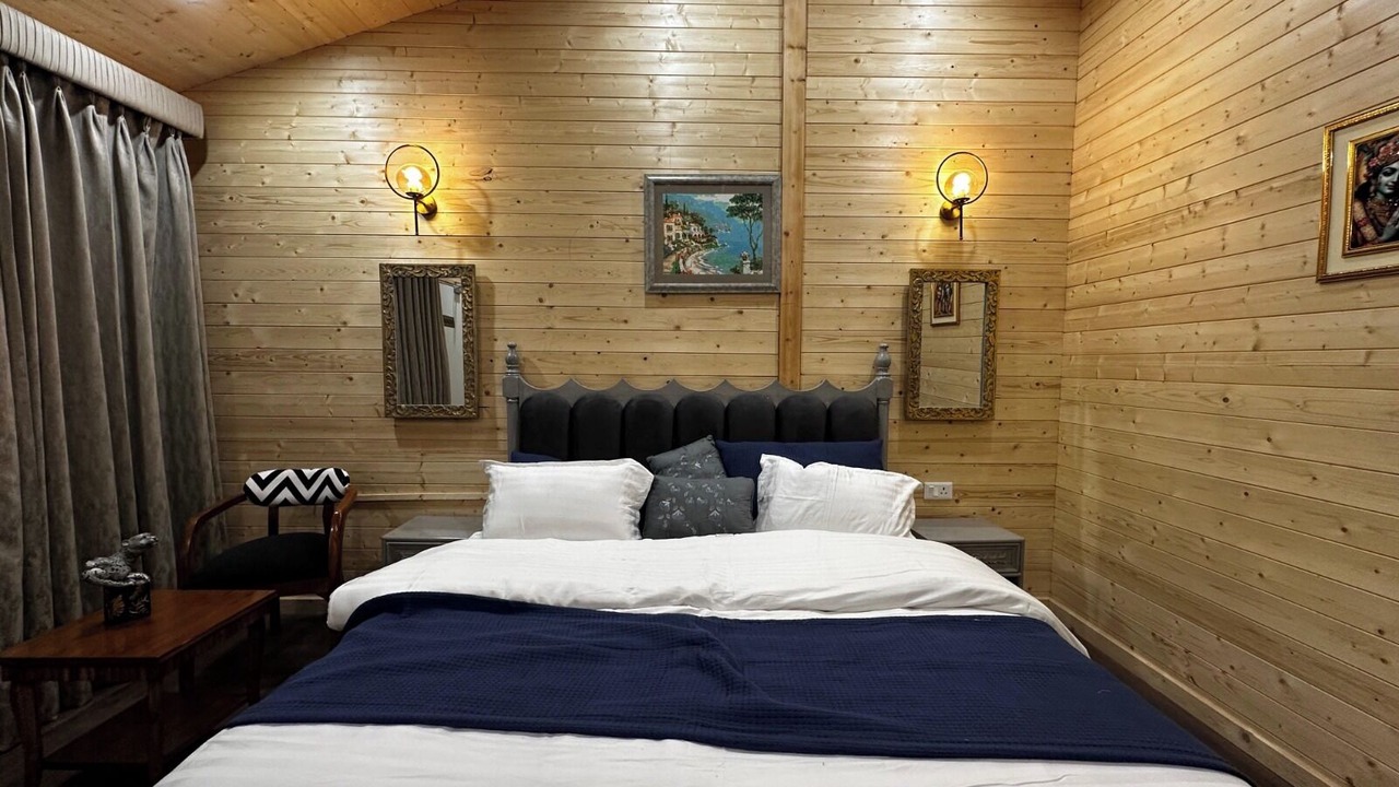 Photo of Bedroom in Badrinath
