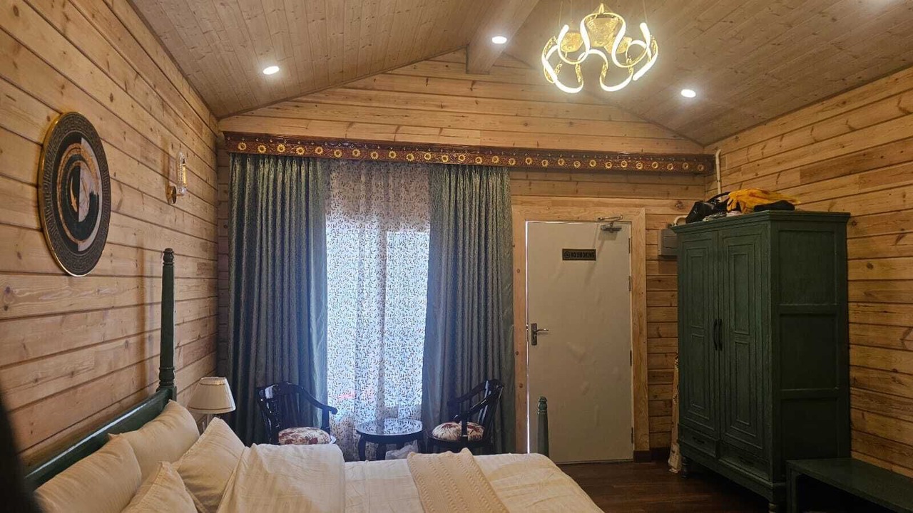 Photo of Bedroom in Badrinath