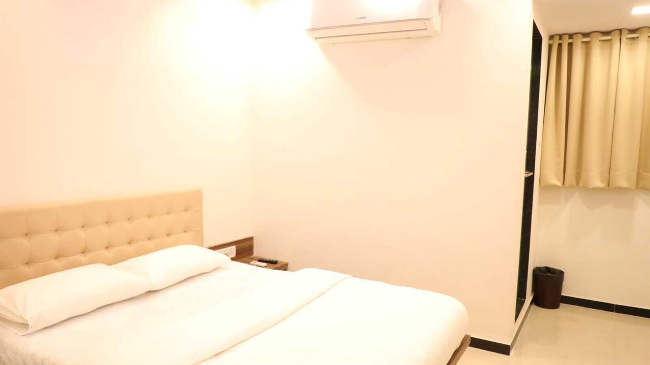 Photo of Bedroom in Jogeshwari East