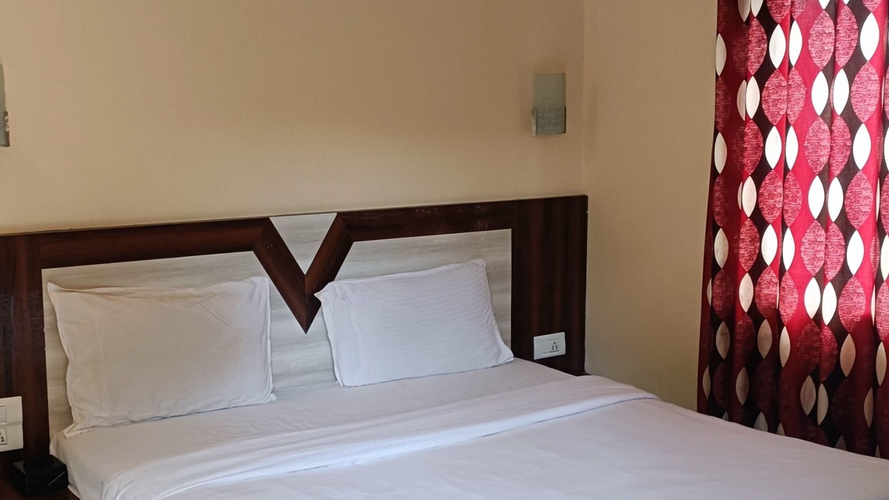 Photo of Bedroom in Mahabaleshwar