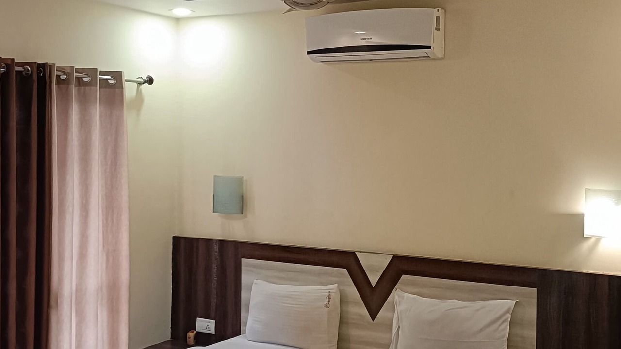 Photo of Bedroom in Mahabaleshwar