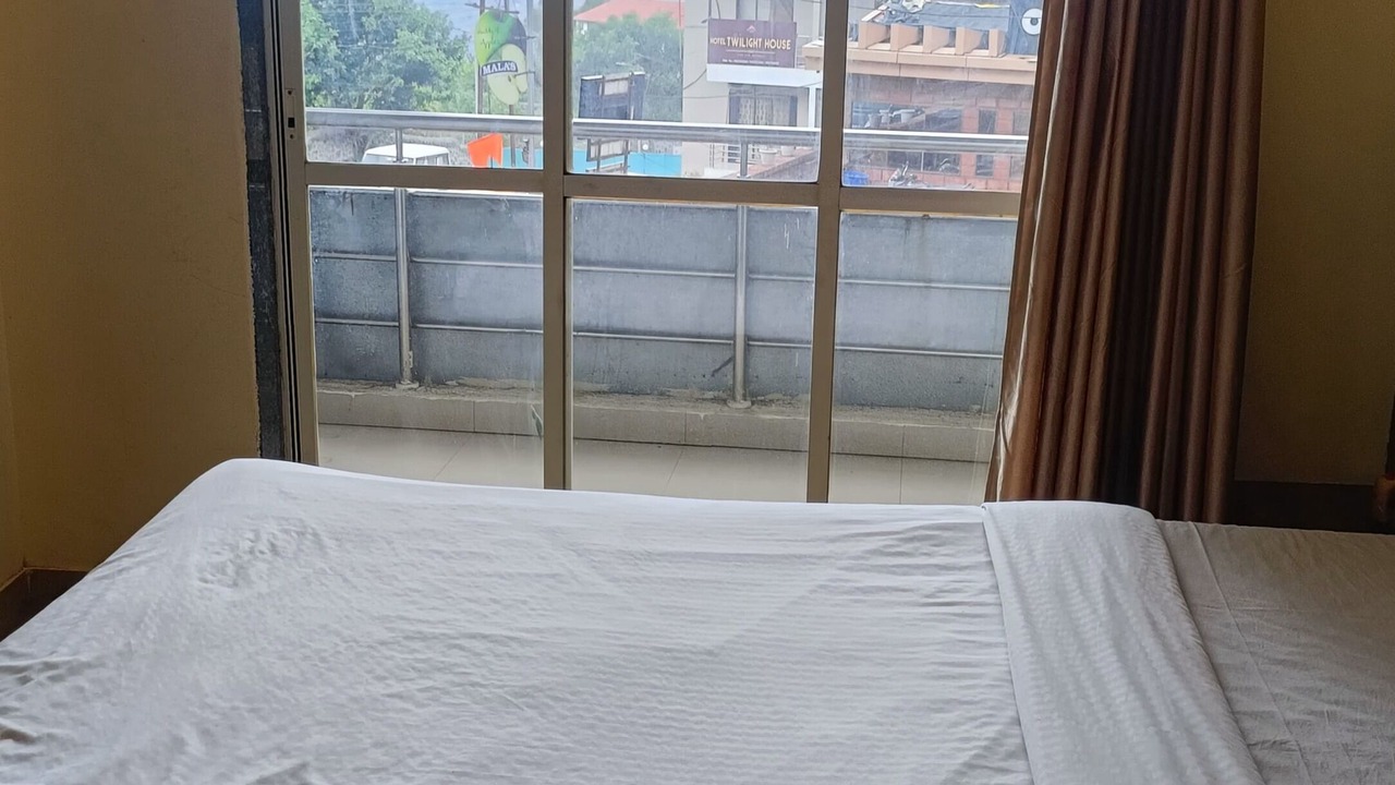 Photo of Bedroom in Mahabaleshwar