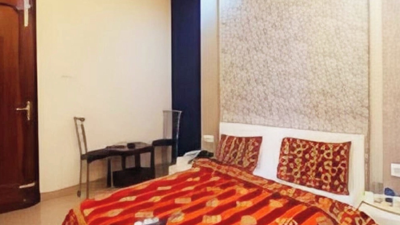 Photo of Bedroom in Taj Ganj